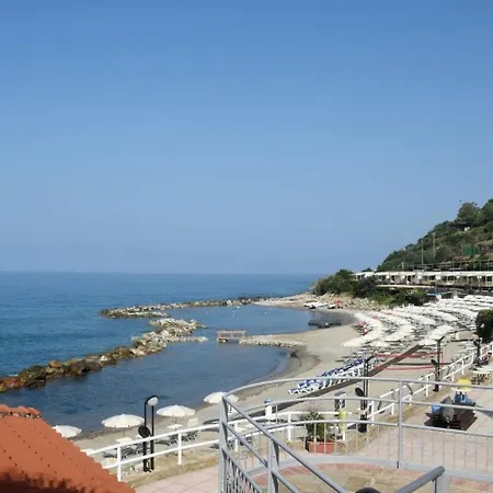 Feriehus Baia Del Silenzio 5 *